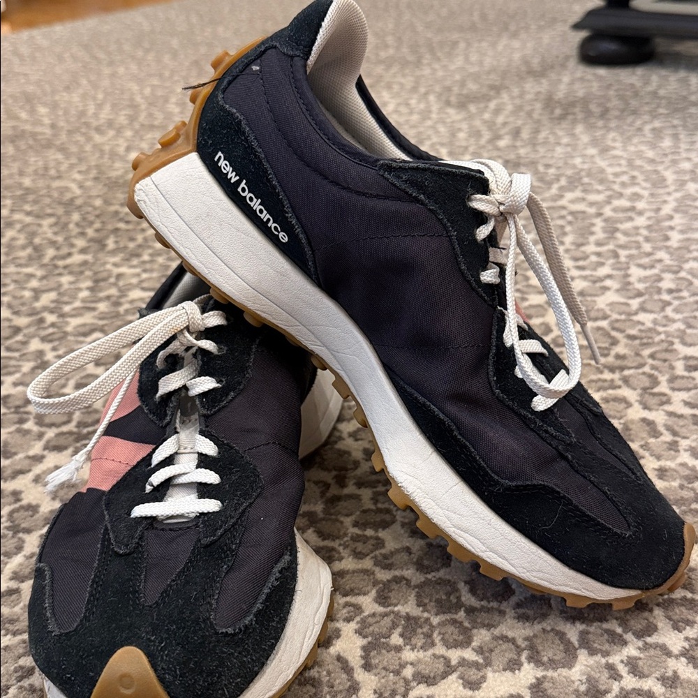 New Balance 327 women’s size 9. Black w/pink logo. Comfortable & FUN… L🩷🩷K! - Picture 5 of 15